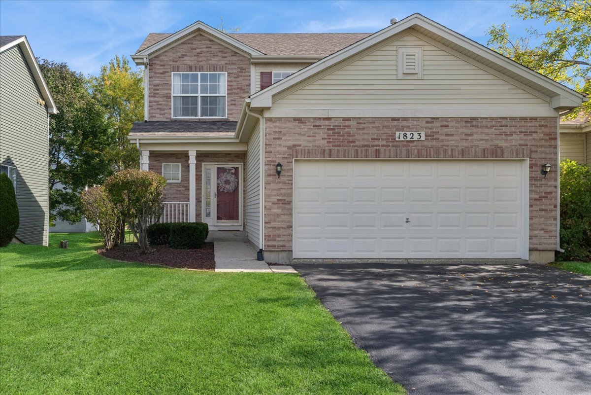 1823 S Fallbrook Drive, Round Lake, IL