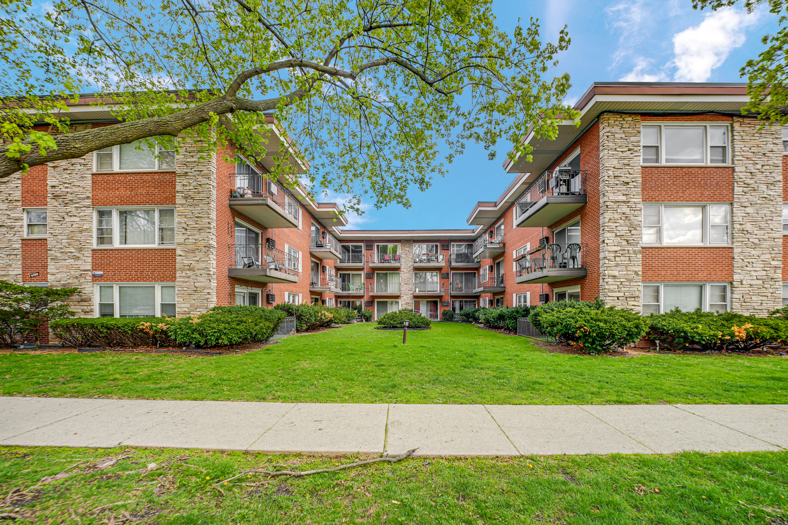 4229 N Keystone Avenue #3F, Chicago, IL