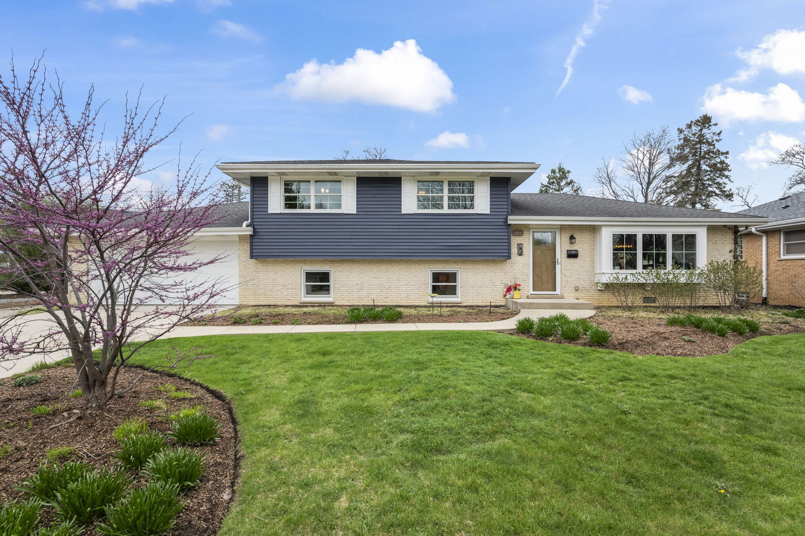 444 S Gibbons Avenue, Arlington Heights, IL