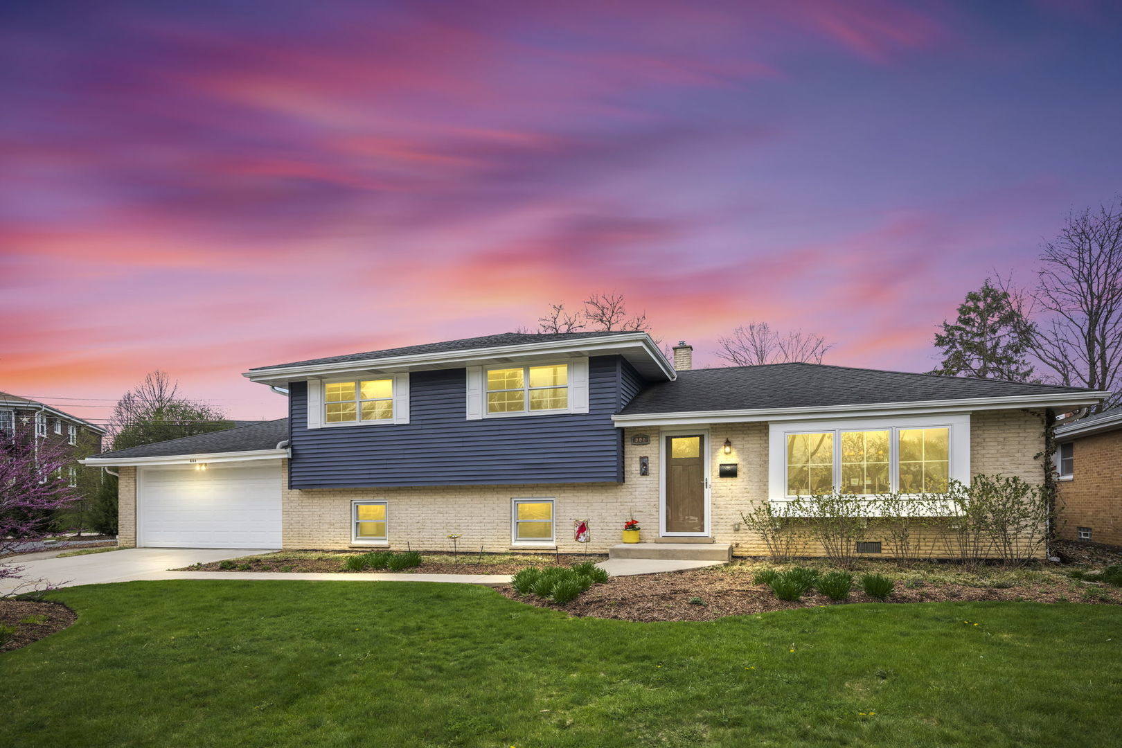 444 S Gibbons Avenue, Arlington Heights, IL
