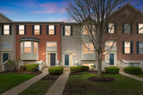 674 Lambert Lane, Bartlett, IL