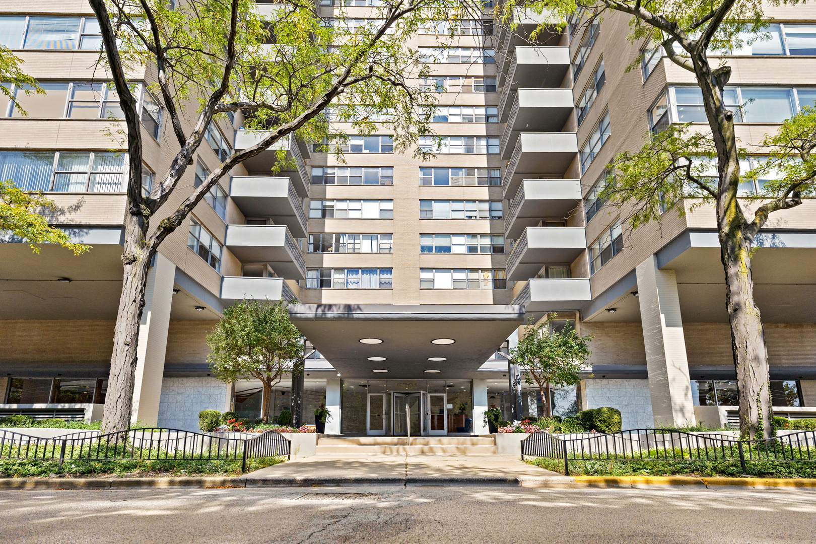 6301 N Sheridan Road #3A, Chicago, IL