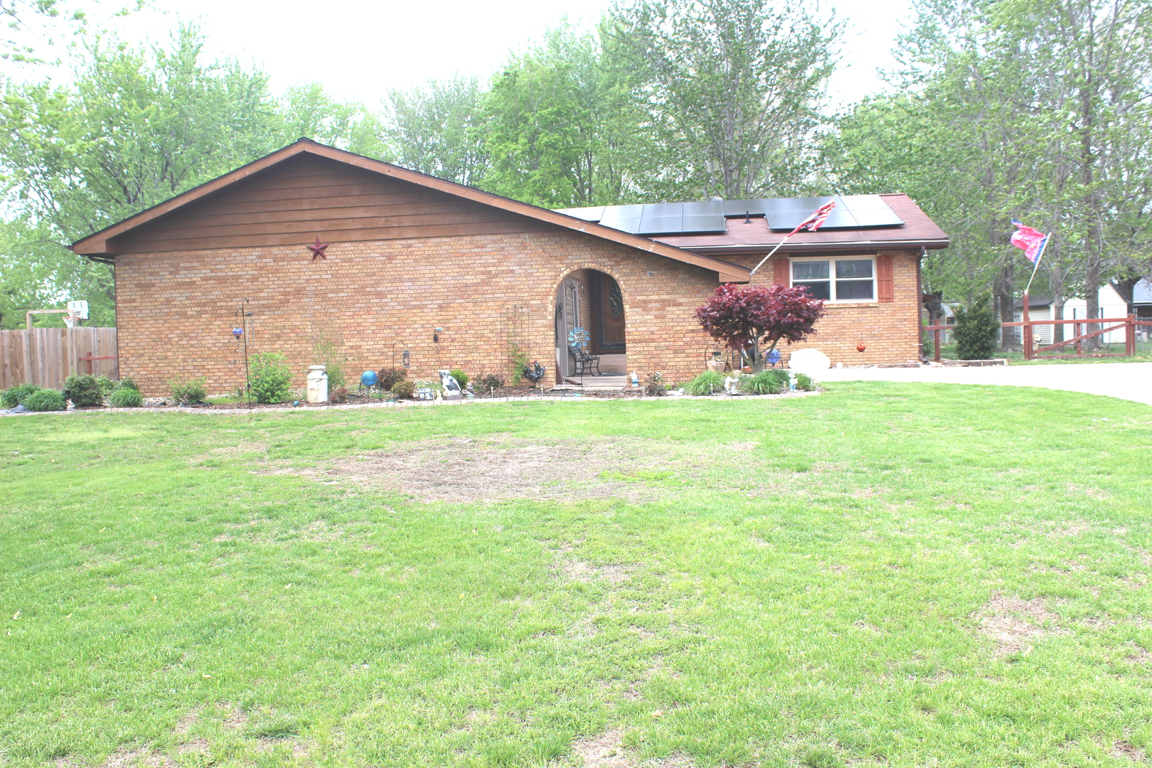 210 Circle Drive, Salem, IL