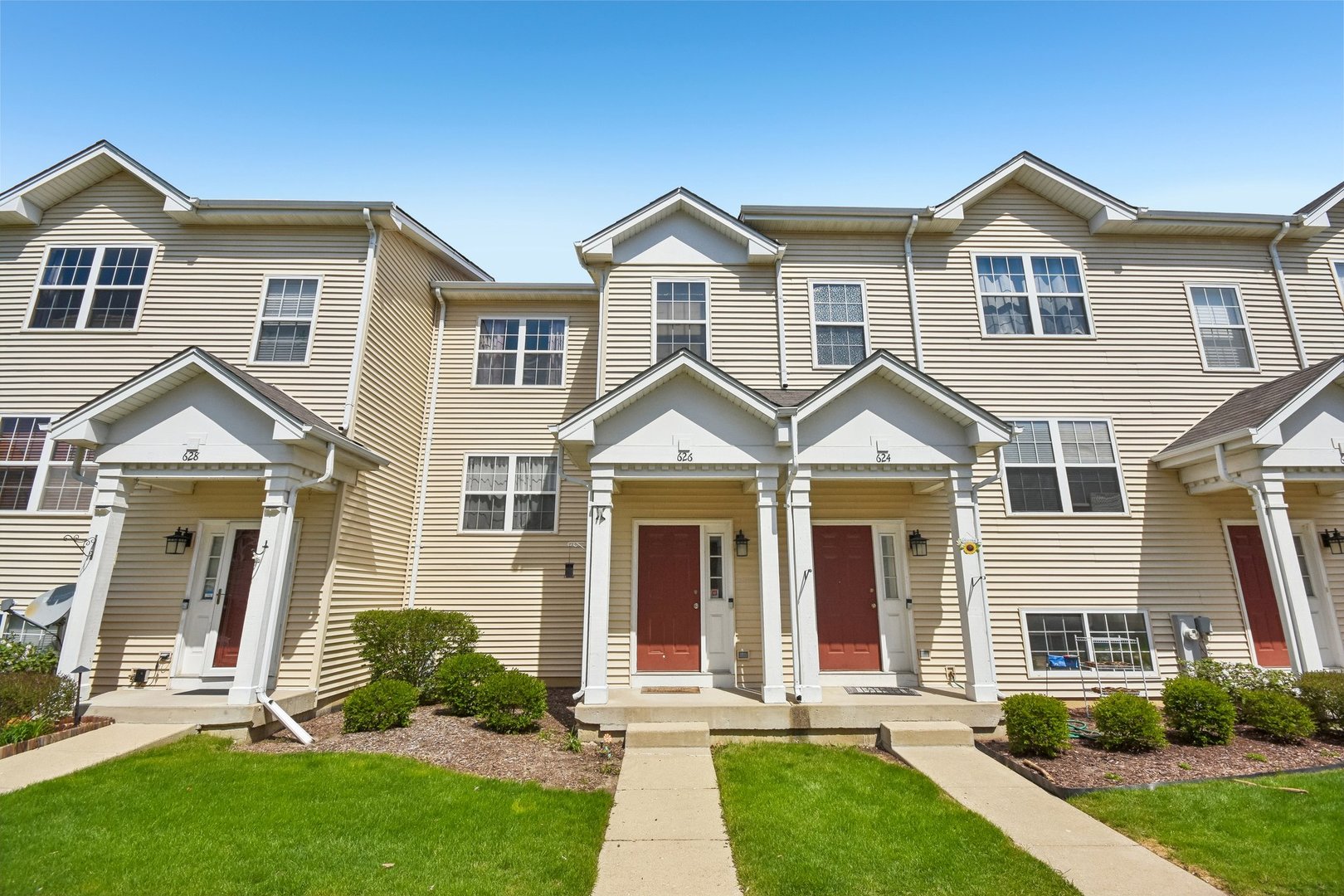 626 N Triumph Court, Hainesville, IL