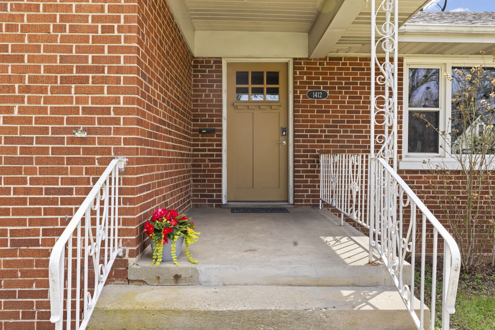 1412 Avery Avenue, Wheaton, IL