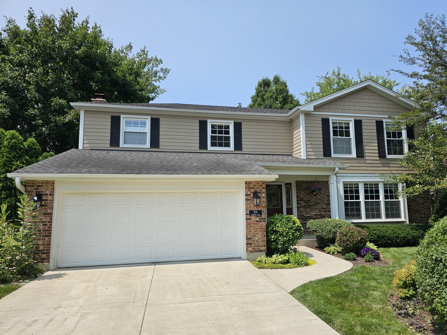913 Warwick Lane, Libertyville, IL