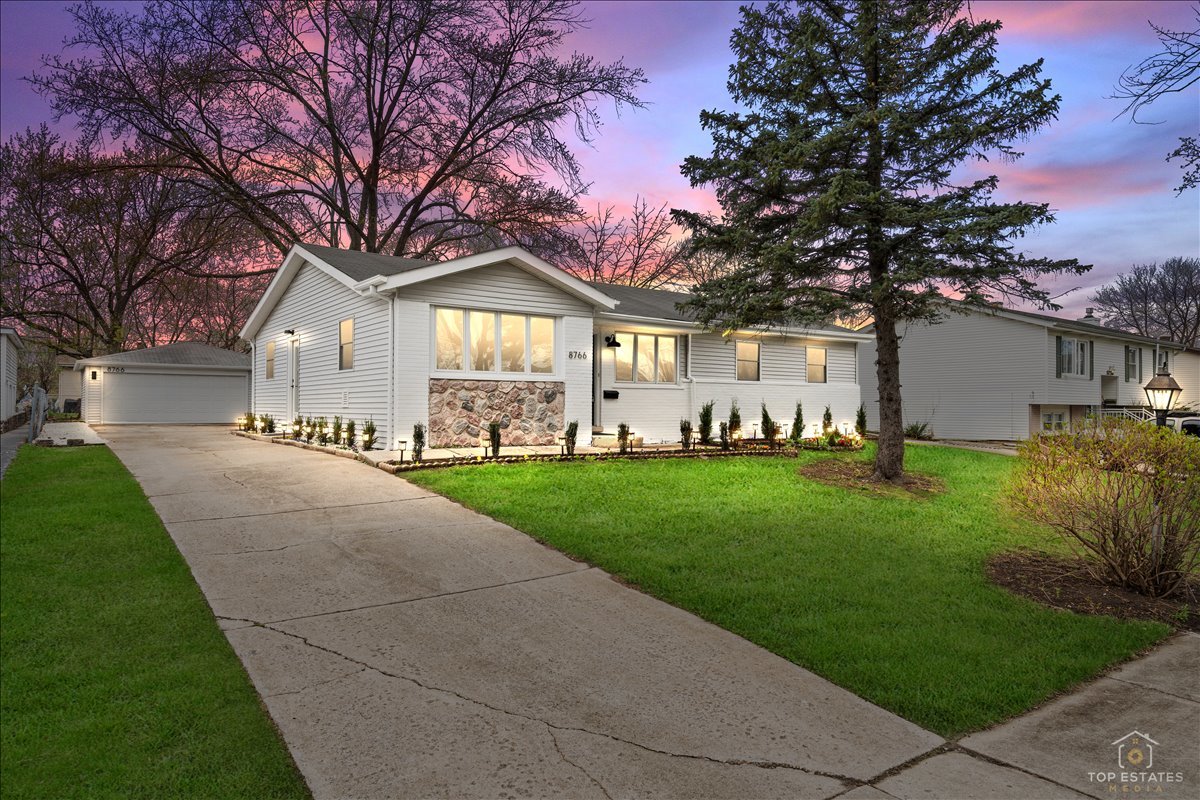 8766 S 83rd Court, Hickory Hills, IL