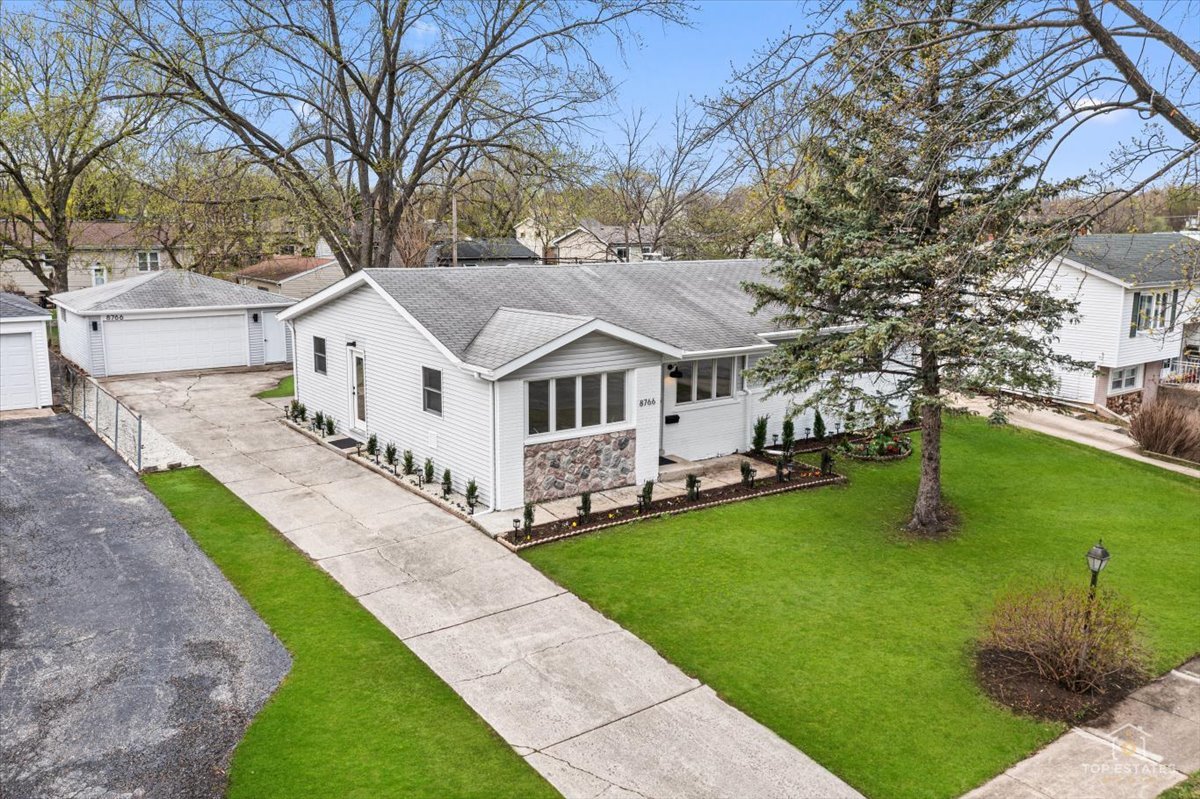8766 S 83rd Court, Hickory Hills, IL