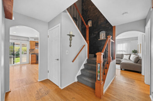 421 Thompson Boulevard, Buffalo Grove, IL