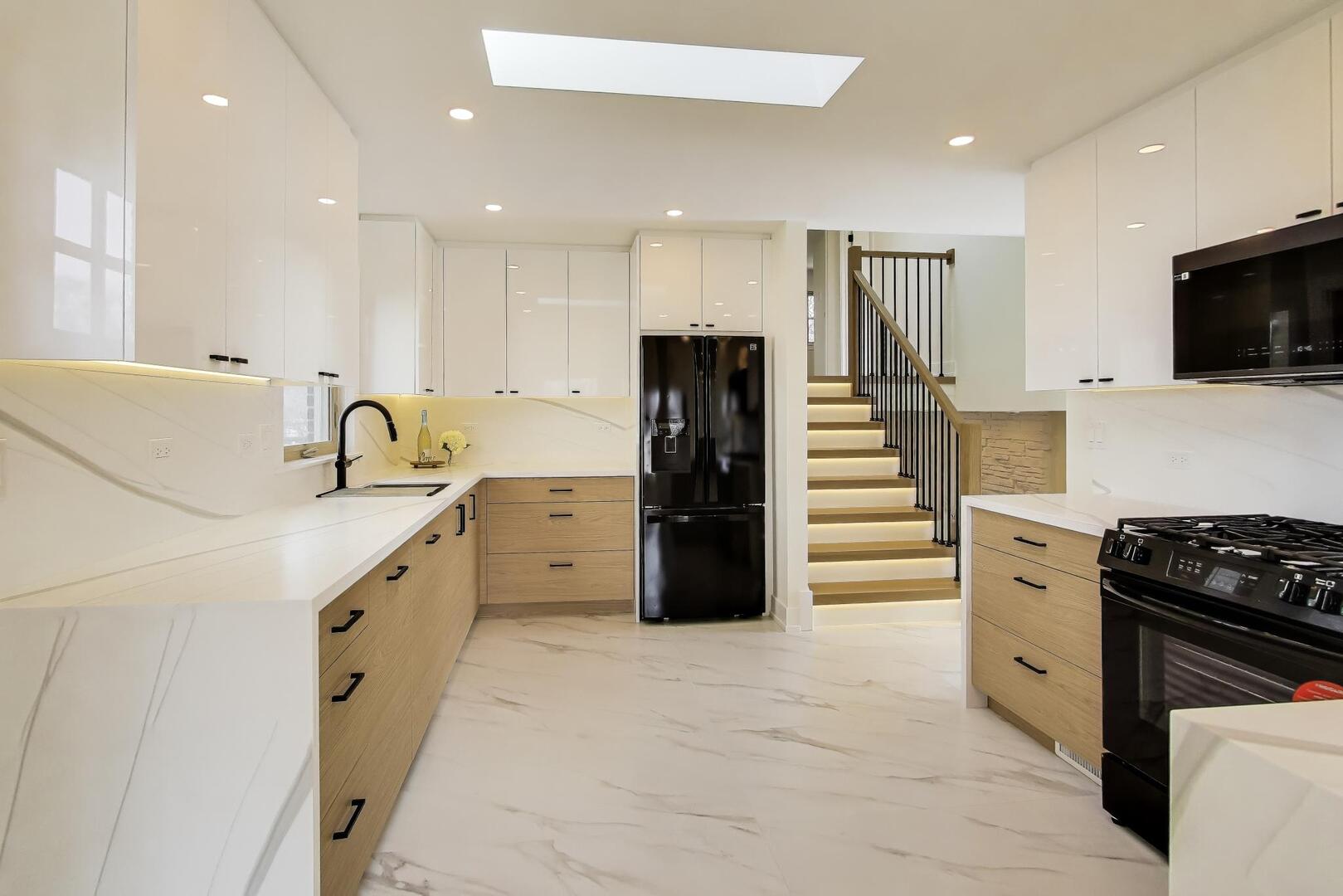 909 S Waverly Place, Mount Prospect, IL