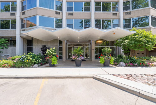 555 W Cornelia Avenue #512, Chicago, IL