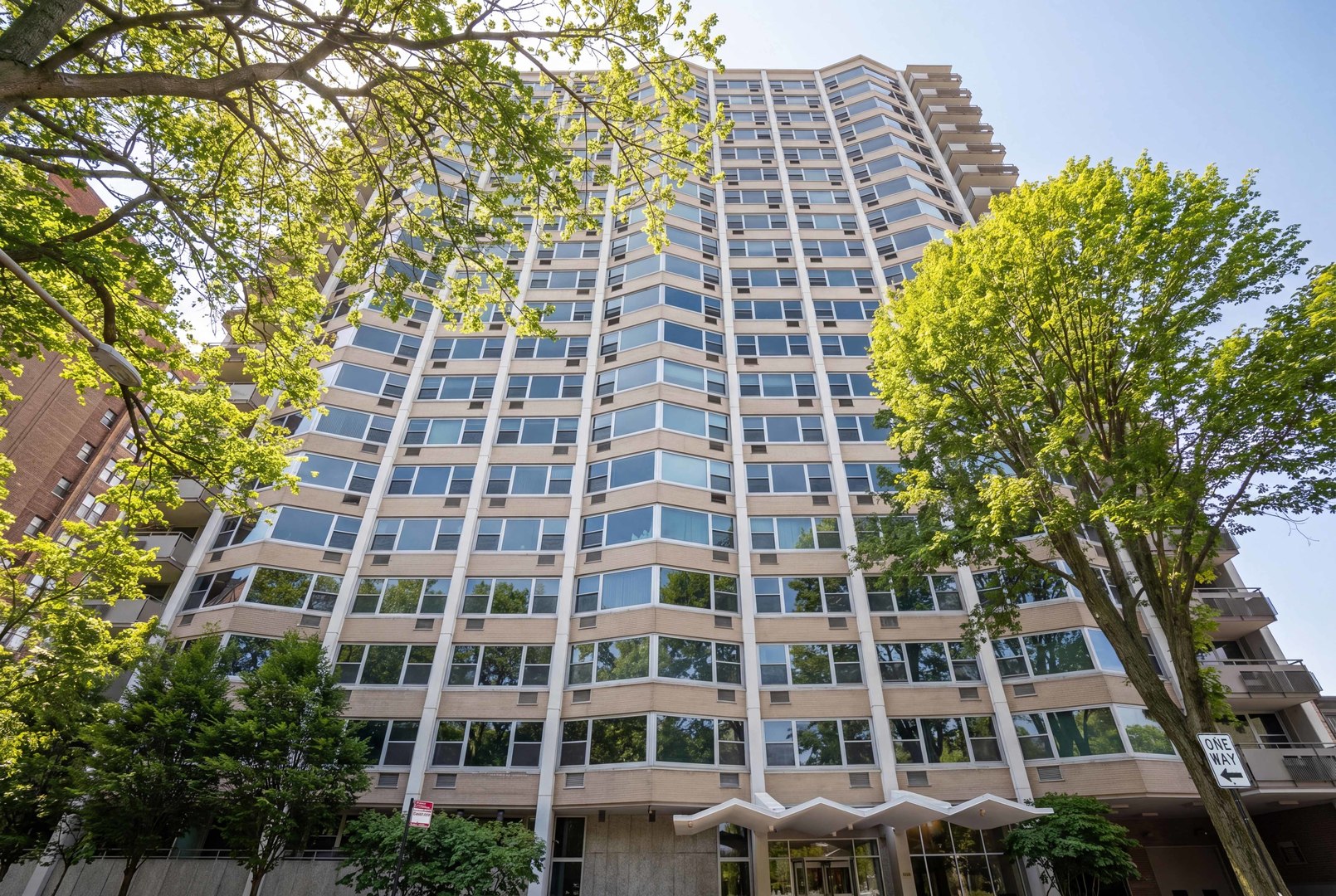 555 W Cornelia Avenue #512, Chicago, IL