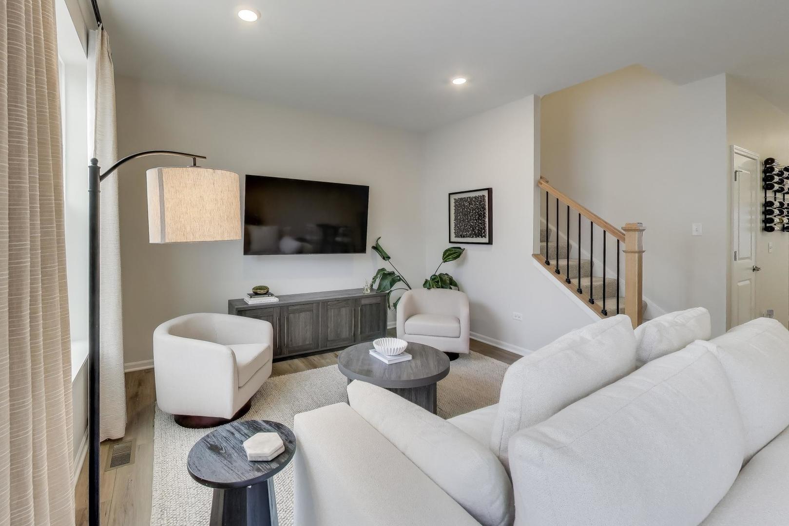 1406 Neubauer Circle #1904, Lindenhurst, IL