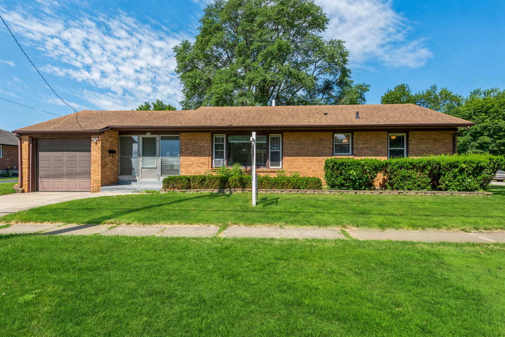 319 N Lord Avenue, Carpentersville, IL