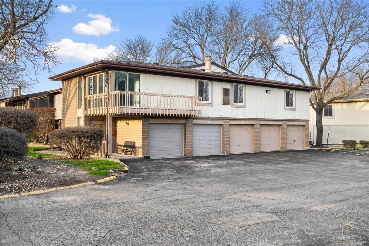 15713 ORLAN BROOK Drive #100, Orland Park, IL