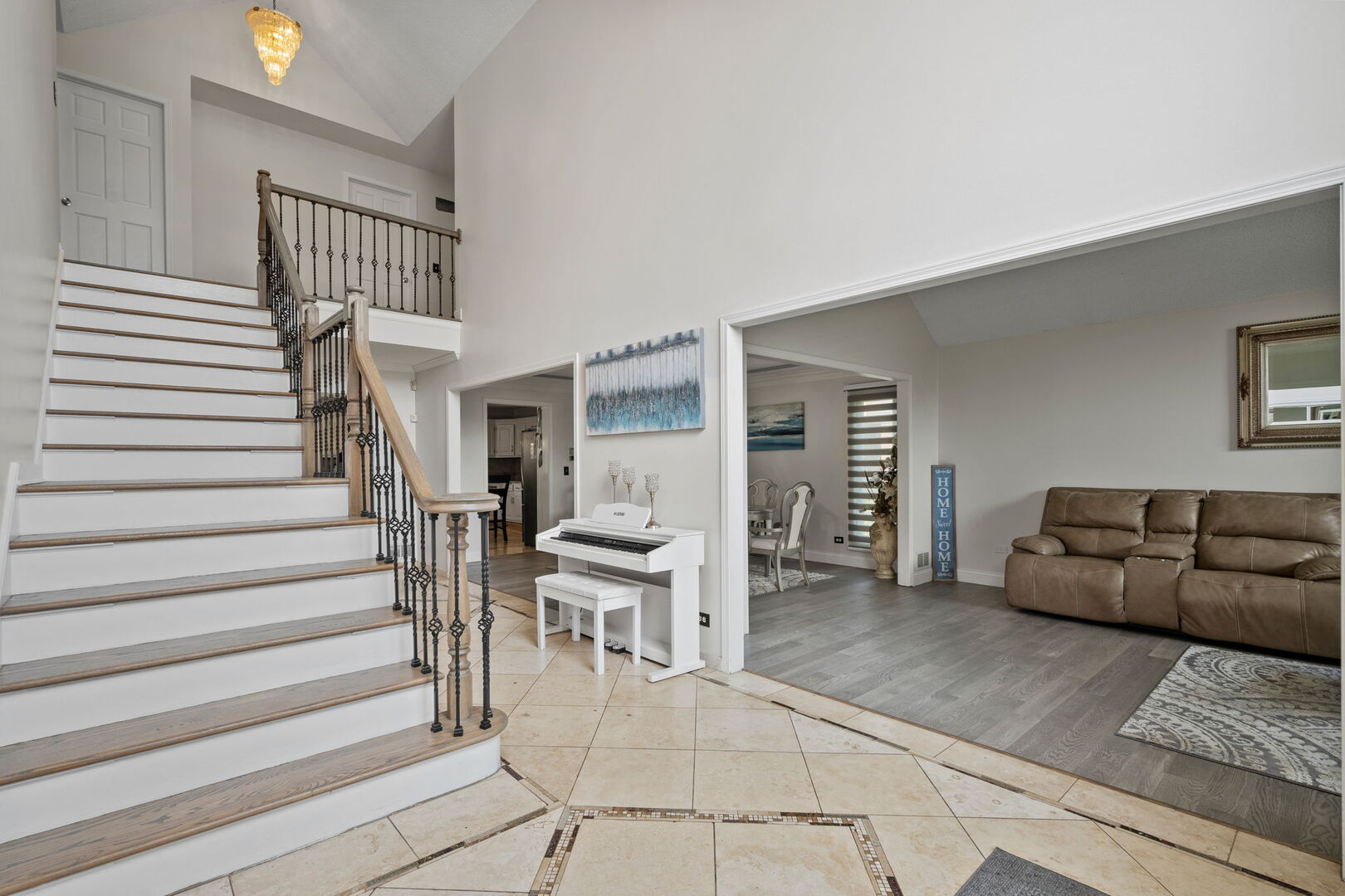 1542 WOODCREEK Trail, Bartlett, IL