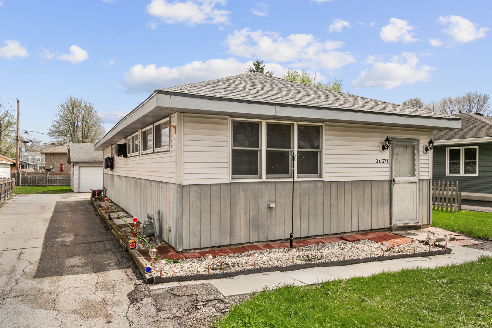3S571 Tinker Avenue, Warrenville, IL