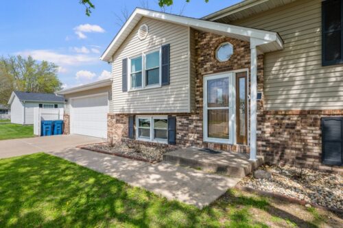 509 N 6th Street, Eldridge, IA