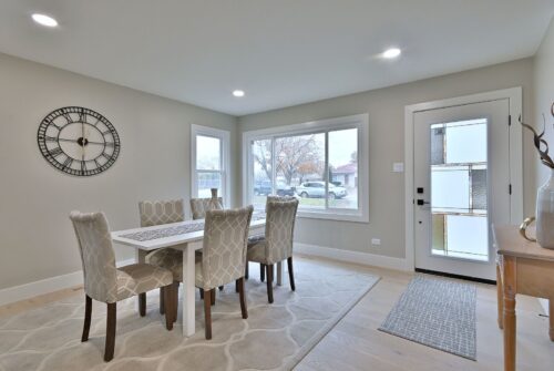 656 W Comstock Avenue, Elmhurst, IL