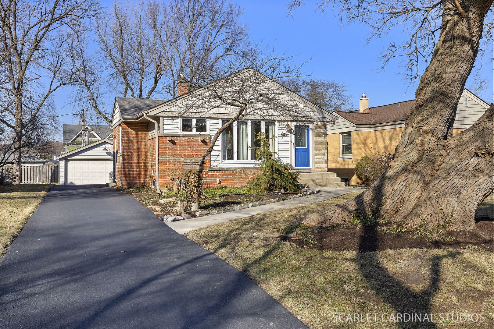 882 Hillside Avenue, Glen Ellyn, IL