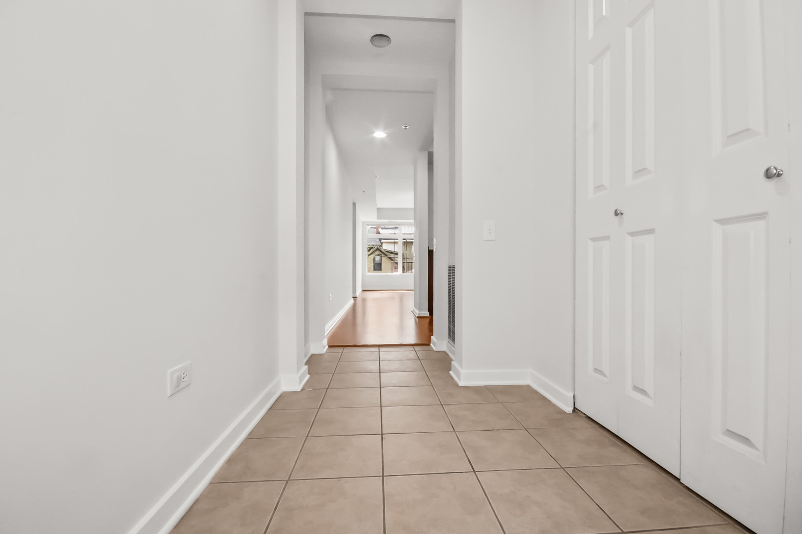 515 N Harlem Avenue #203, Oak Park, IL