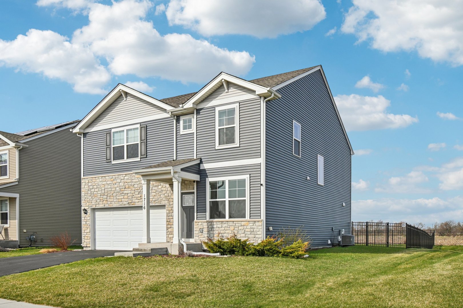 1716 Dublin Drive, Pingree Grove, IL