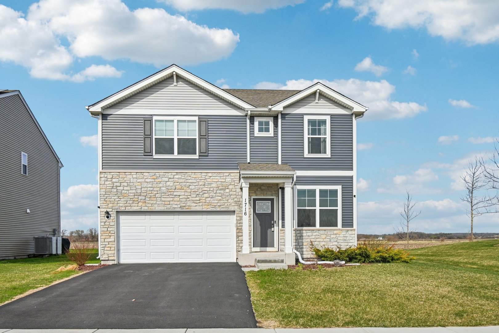 1716 Dublin Drive, Pingree Grove, IL