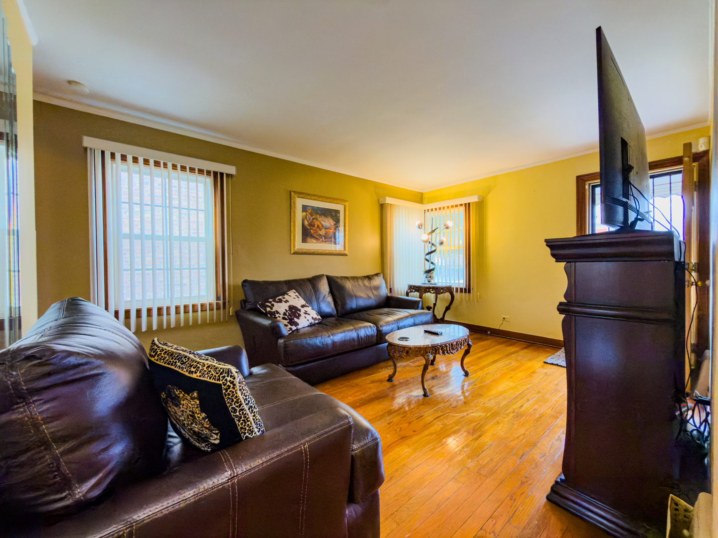 7328 S Albany Avenue, Chicago, IL