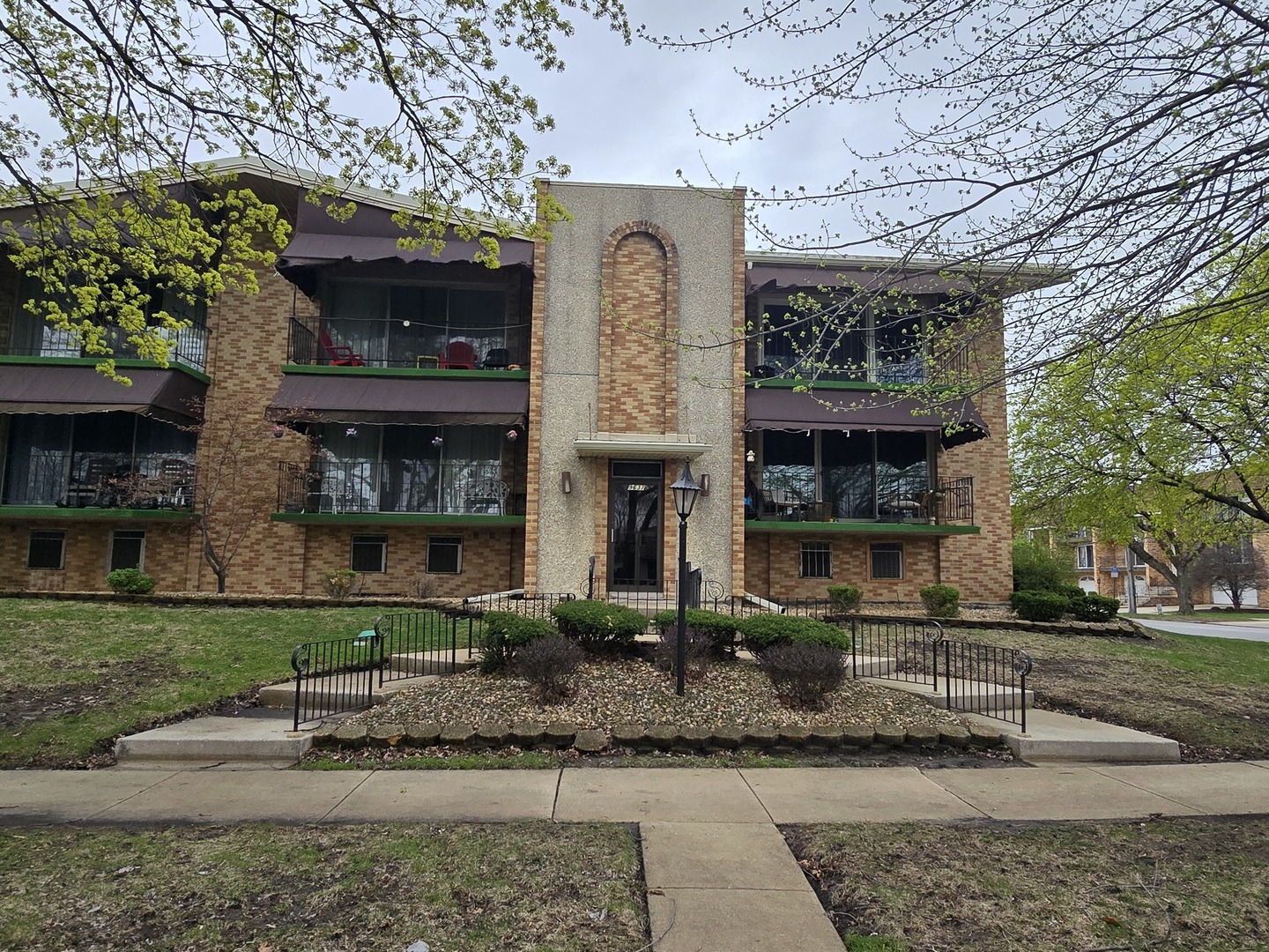 9637 S Keeler Avenue #1E, Oak Lawn, IL
