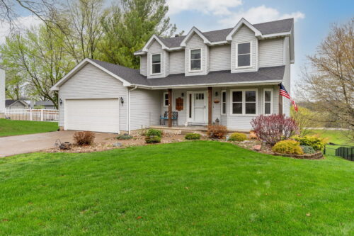 308 E Brownlie Lane, Long Grove, IA