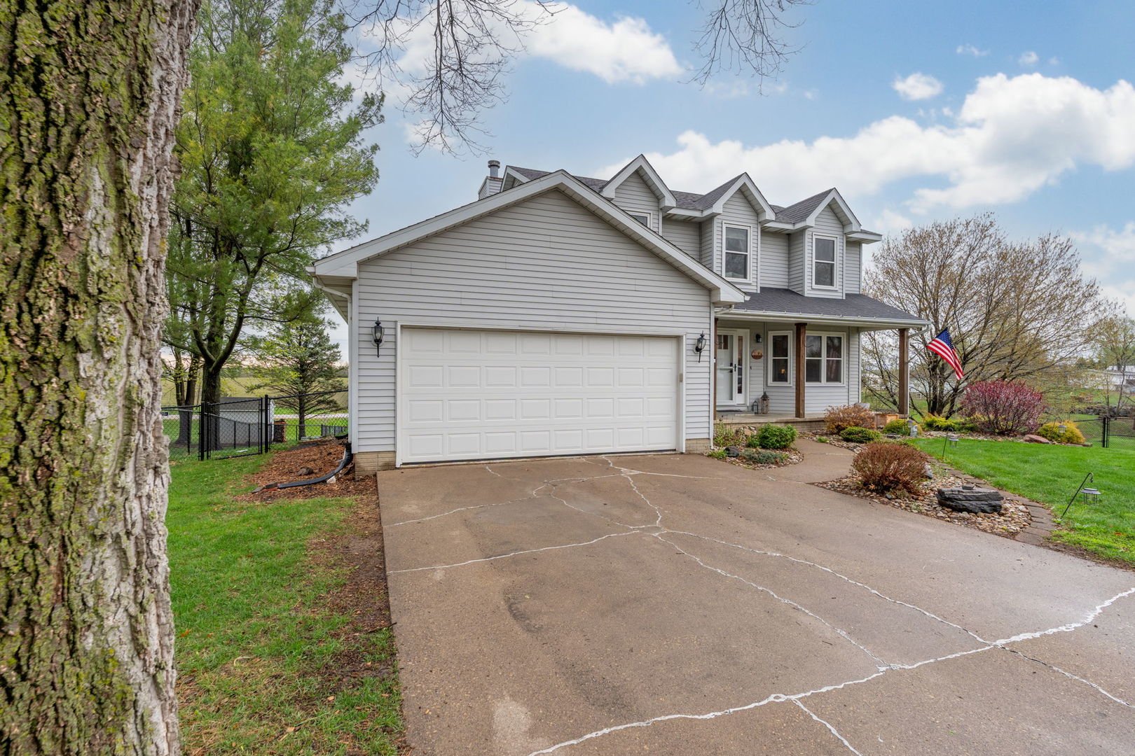 308 E Brownlie Lane, Long Grove, IA