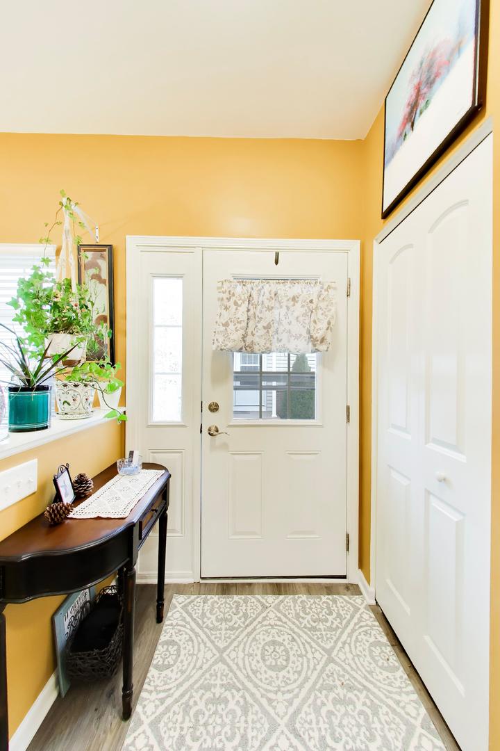 927 Camden Street #B, McHenry, IL