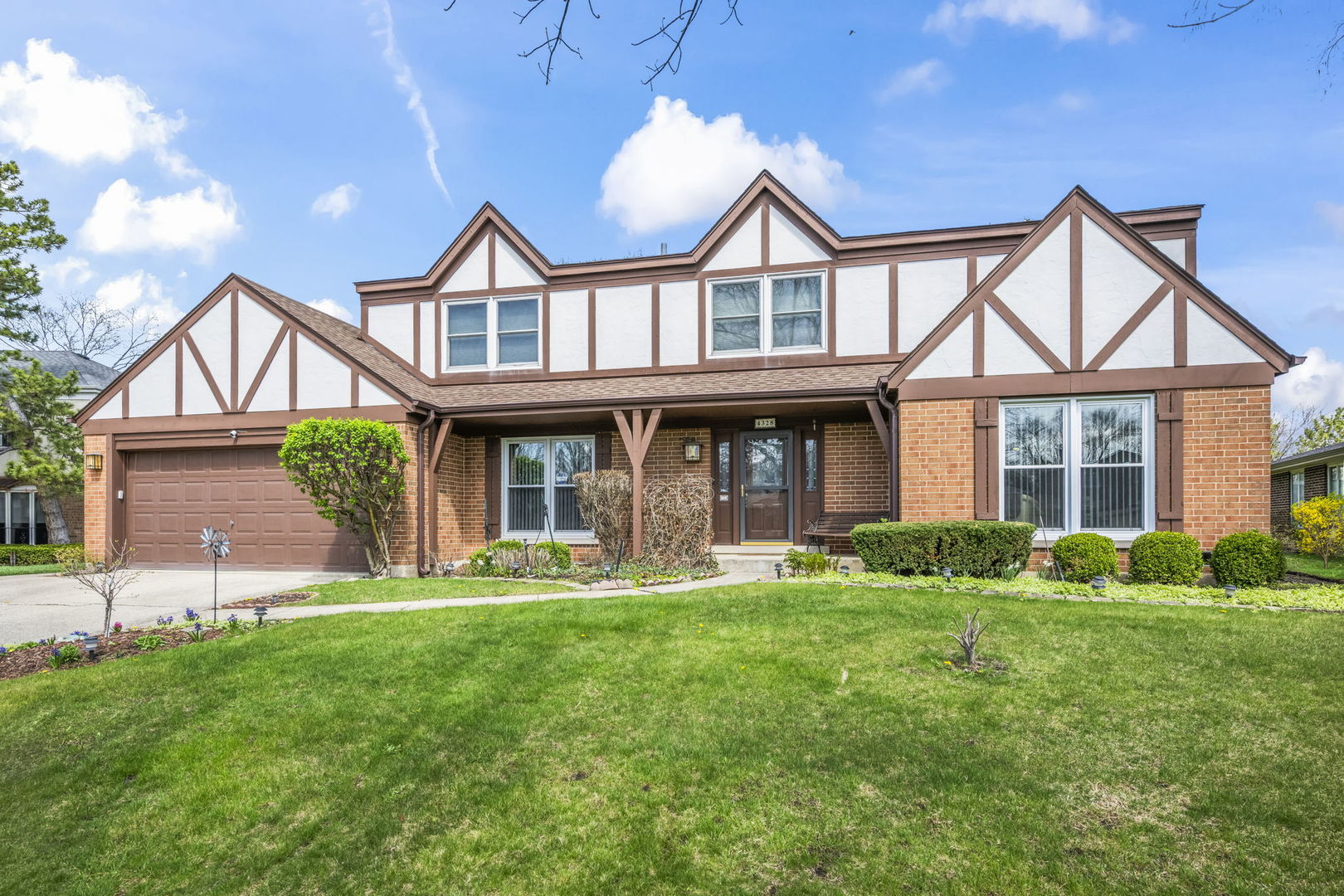 4328 Phyllis Drive, Northbrook, IL