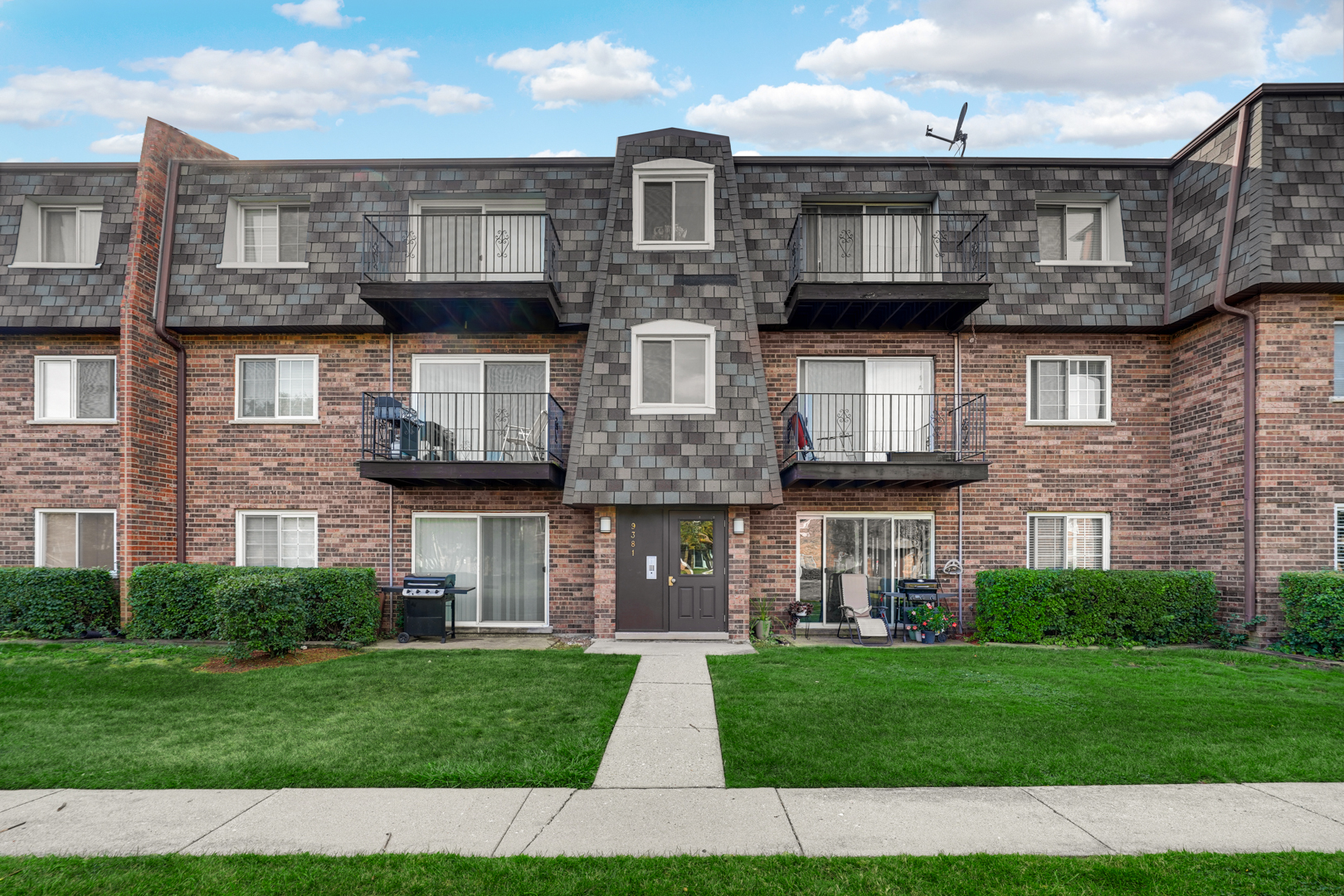 9381 BAY COLONY Drive #1N, Des Plaines, IL