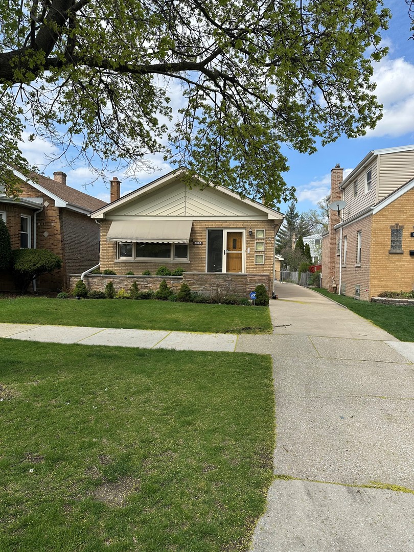 5636 W Sunnyside Avenue, Chicago, IL