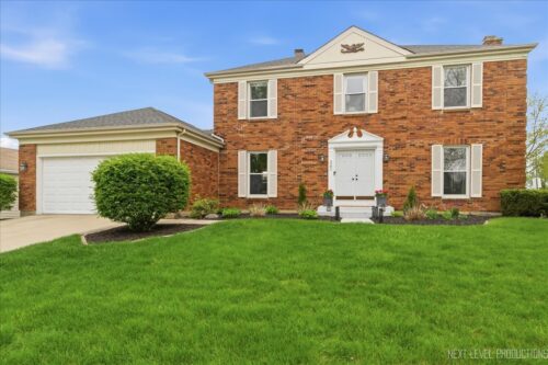 320 ESSEX Court, Aurora, IL