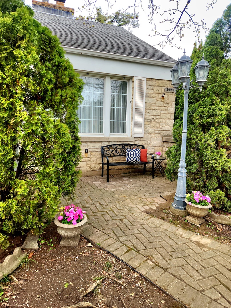 5020 Pratt Avenue, Skokie, IL