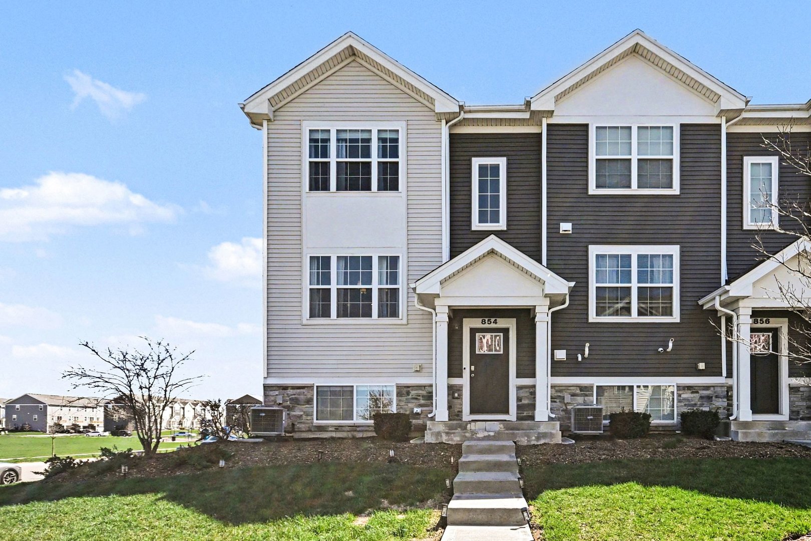 854 Briar Glen Court, Hampshire, IL