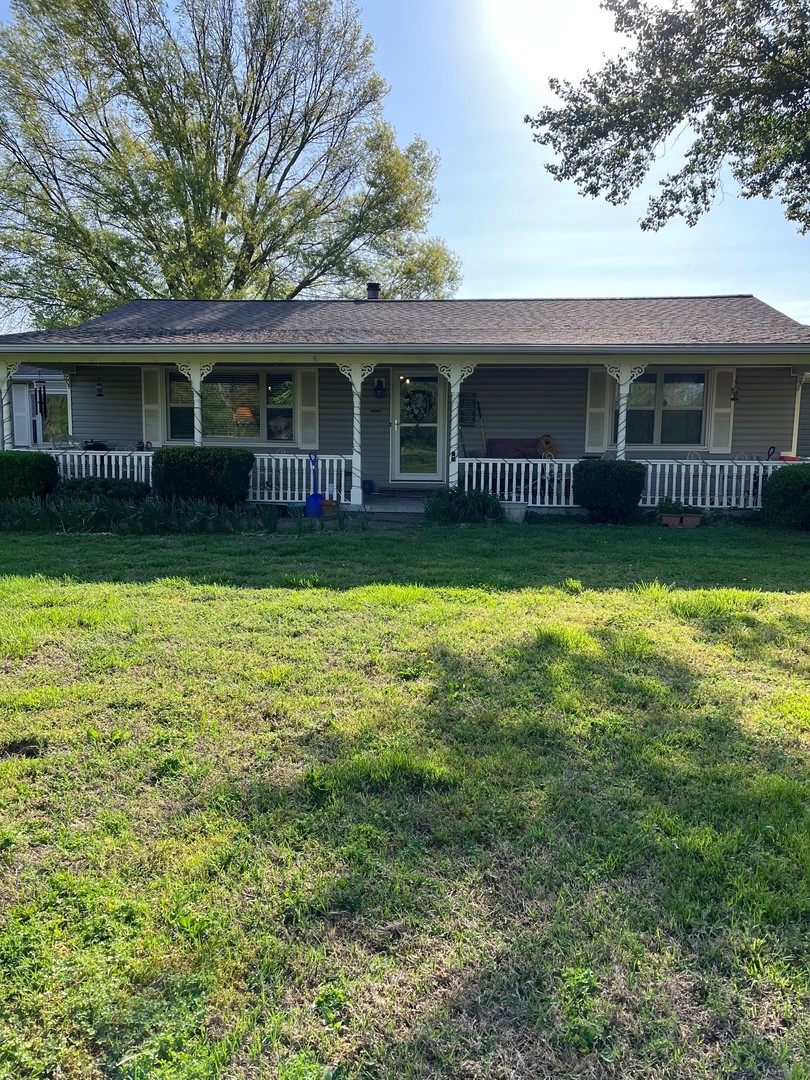 17376 Garrett Road, Johnston City, IL
