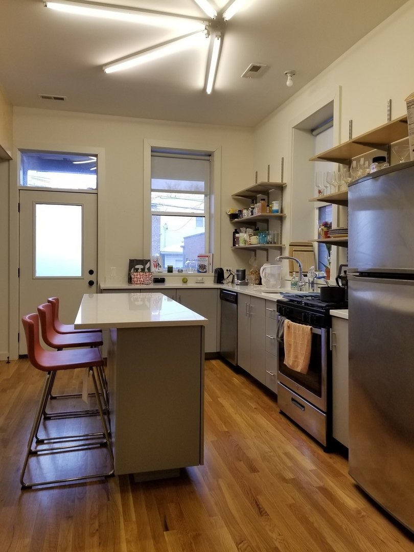 1135 N Damen Avenue #2R, Chicago, IL