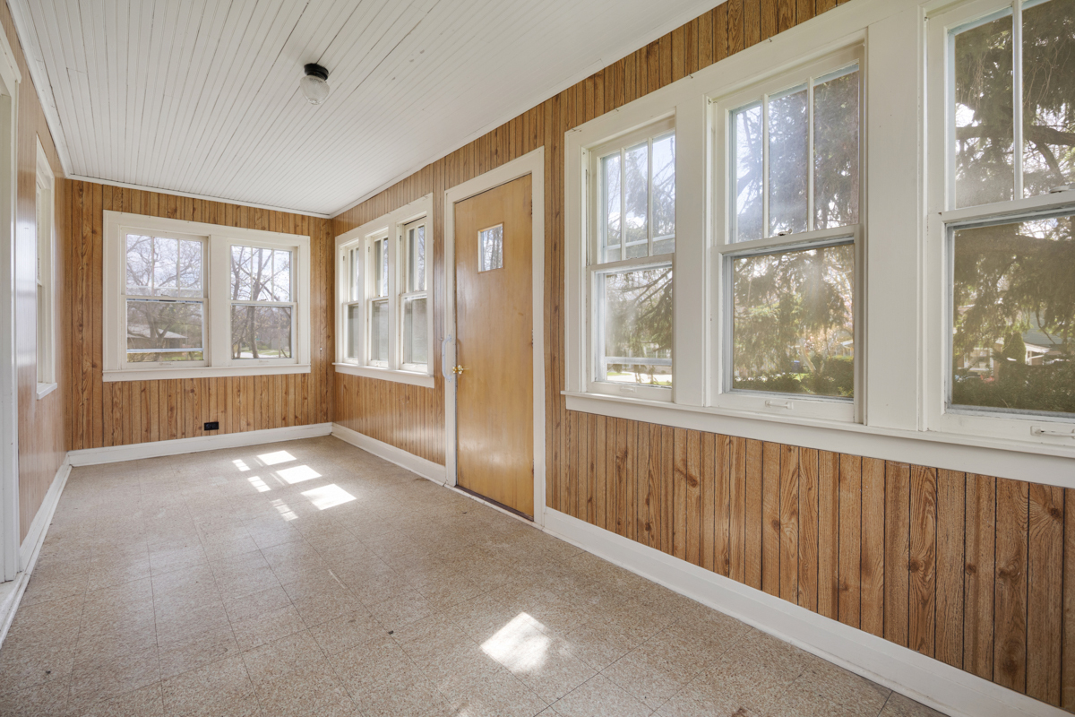 130 W Washington Street, Villa Park, IL