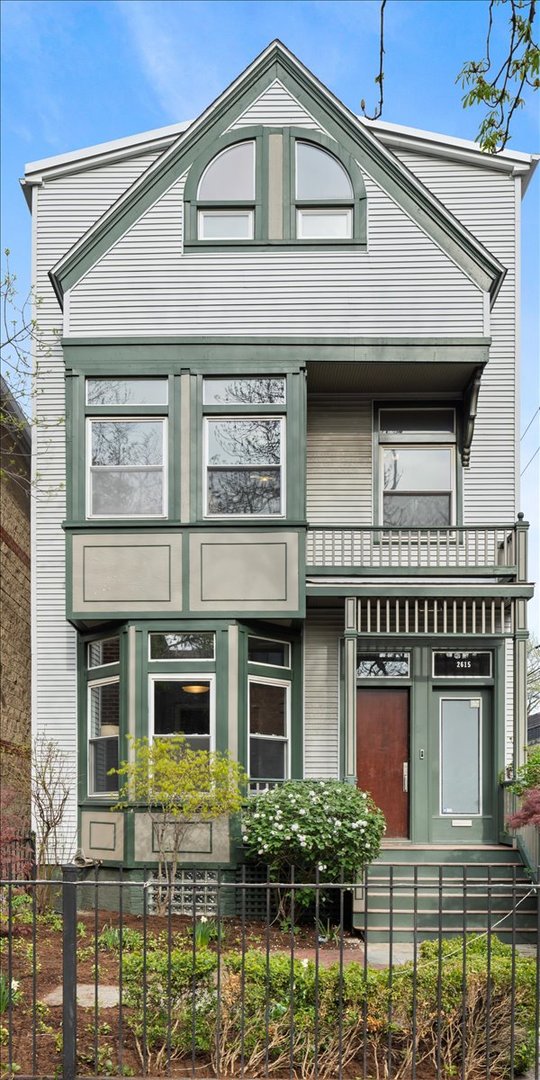 2615 N Wilton Avenue, Chicago, IL