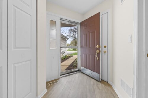 24 Millers Lane, Mount Prospect, IL