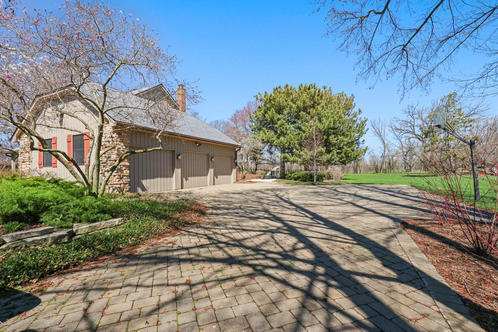4143 Three Lakes Court, Long Grove, IL