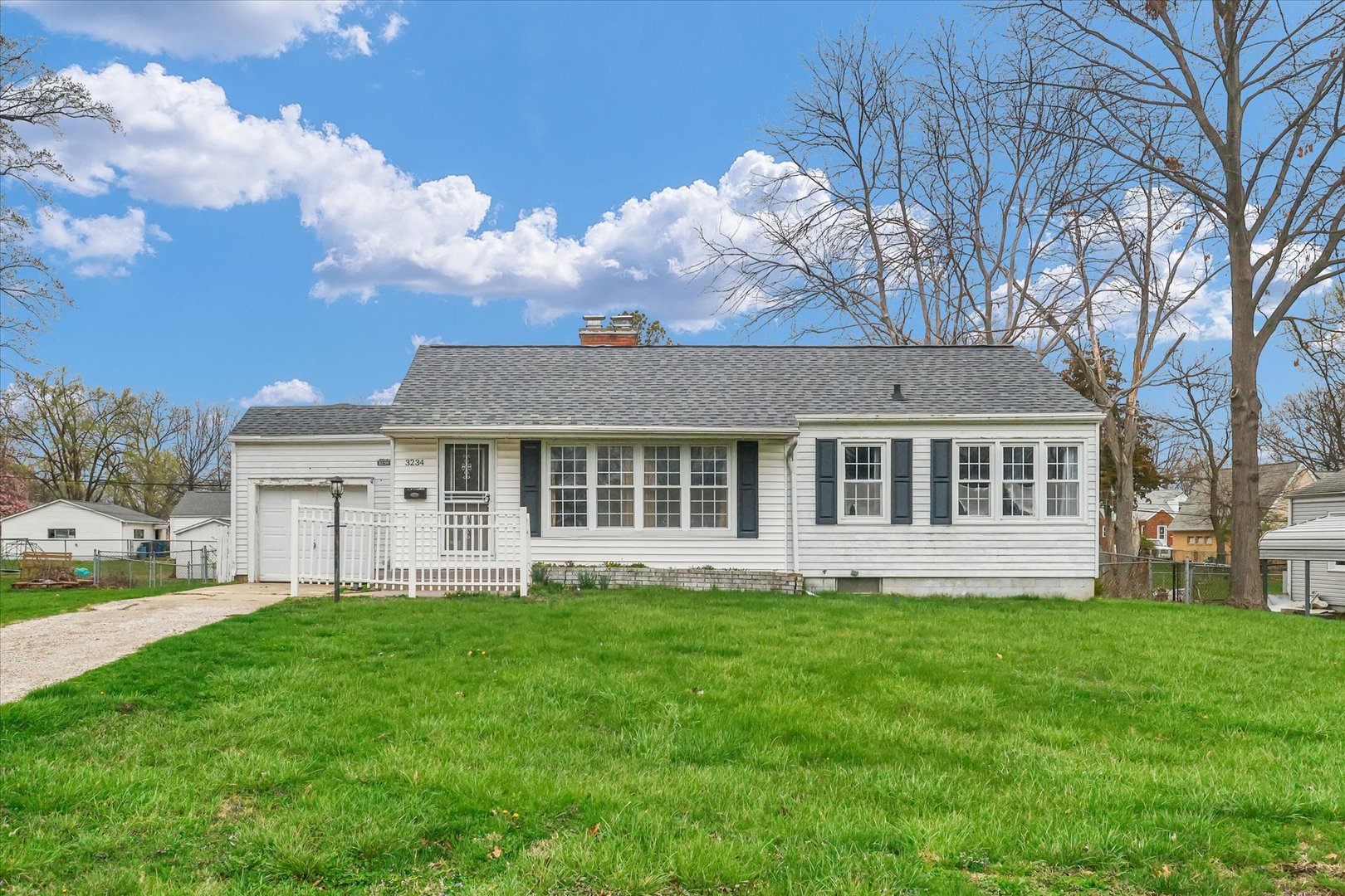 3234 E Fulton Avenue, Decatur, IL