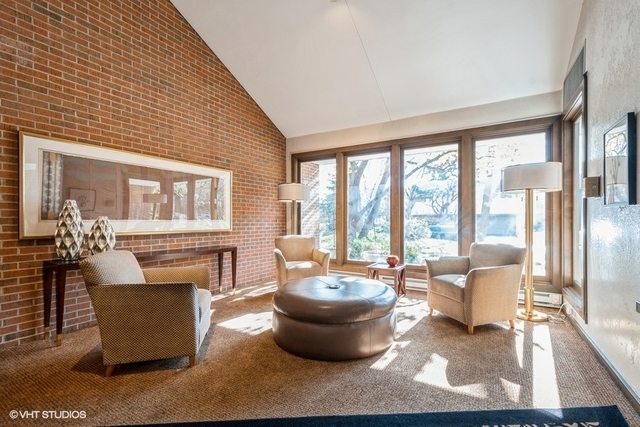 22 Park Lane #204, Park Ridge, IL