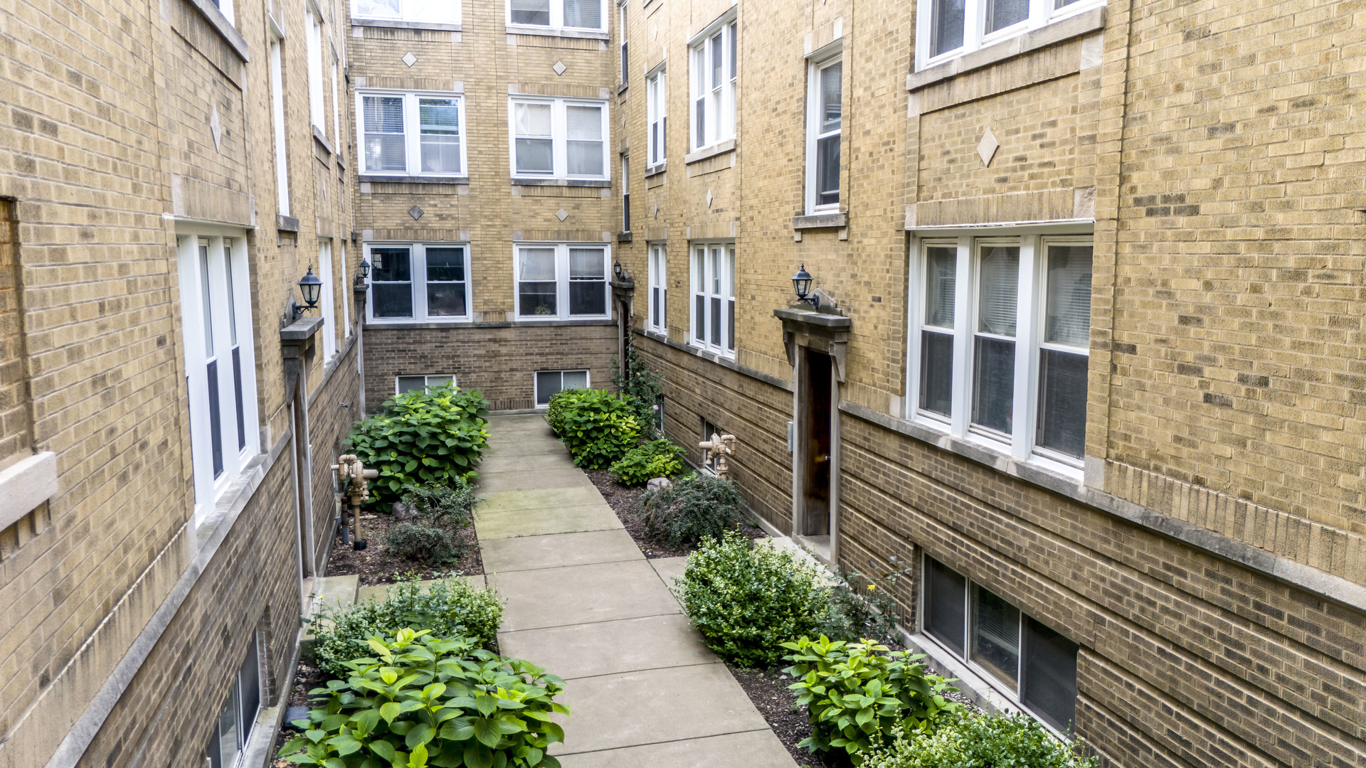 4728 N KENNETH Avenue #3E, Chicago, IL