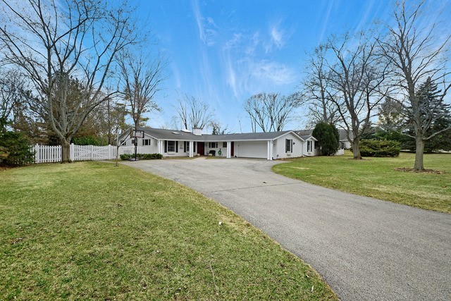 1161 Winwood Drive, Lake Forest, IL