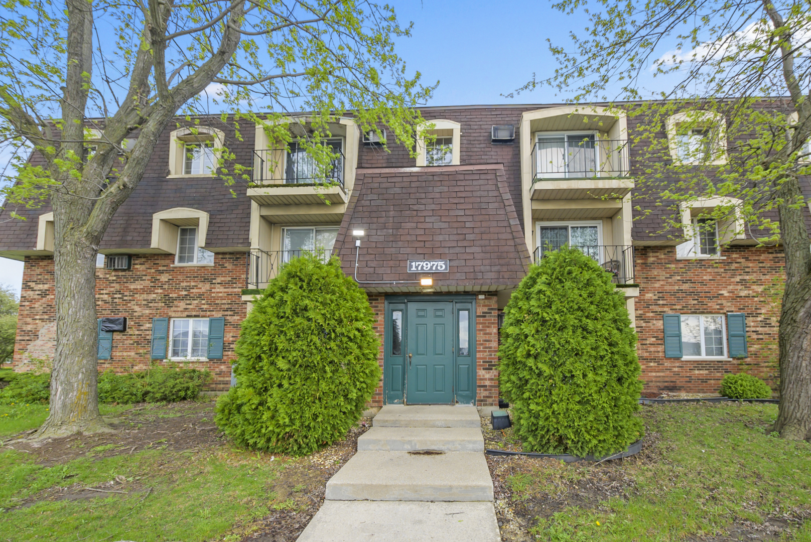 17975 Huntleigh Court #301, Country Club Hills, IL
