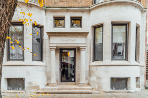 12 W CHESTNUT Street #2, Chicago, IL
